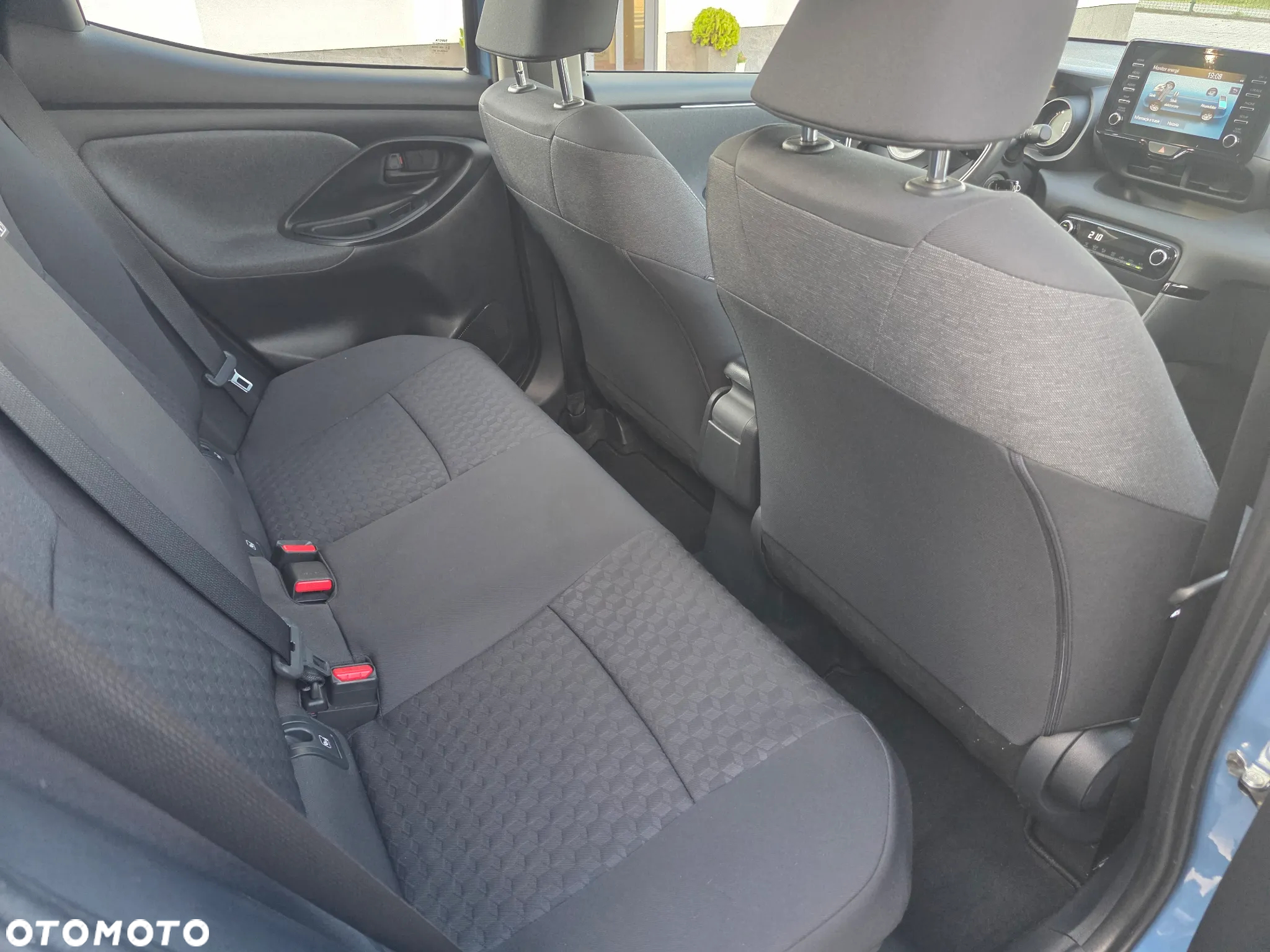 Toyota Yaris Hybrid 1.5 VVT-i Team Deutschland - 25