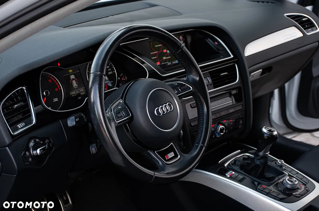 Audi A4 Avant 2.0 TDI quattro sport - 24