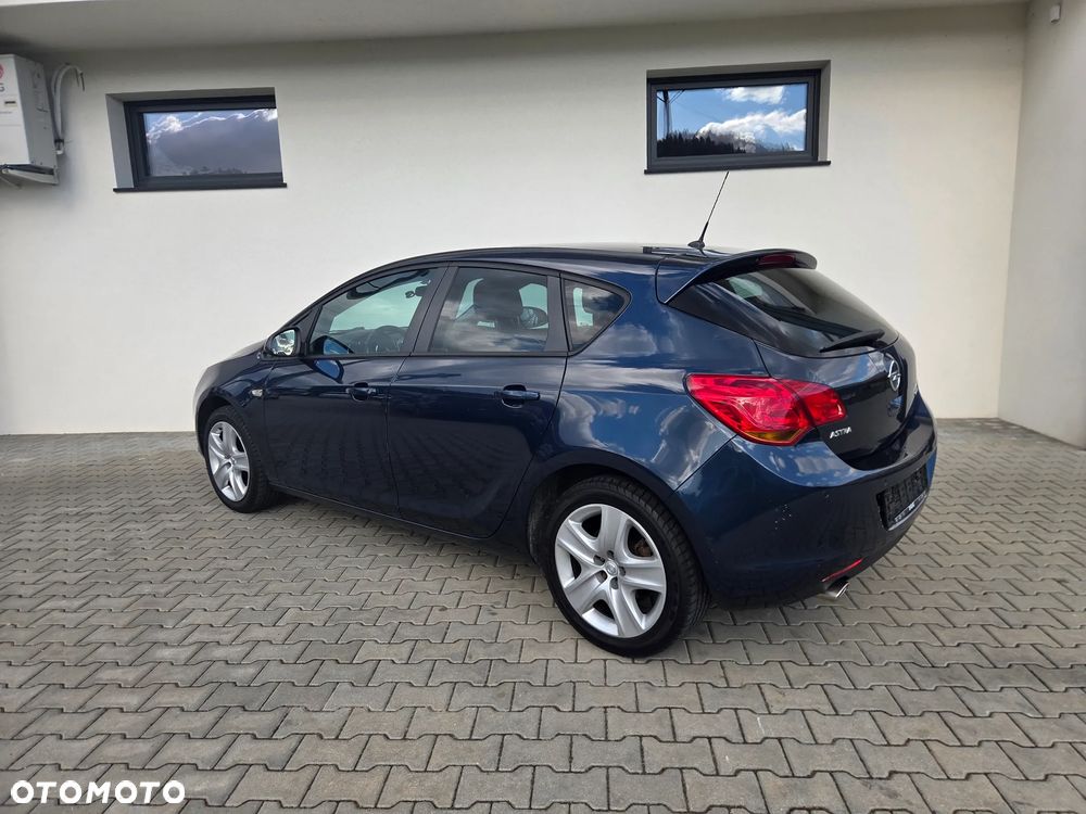 Opel Astra - 18