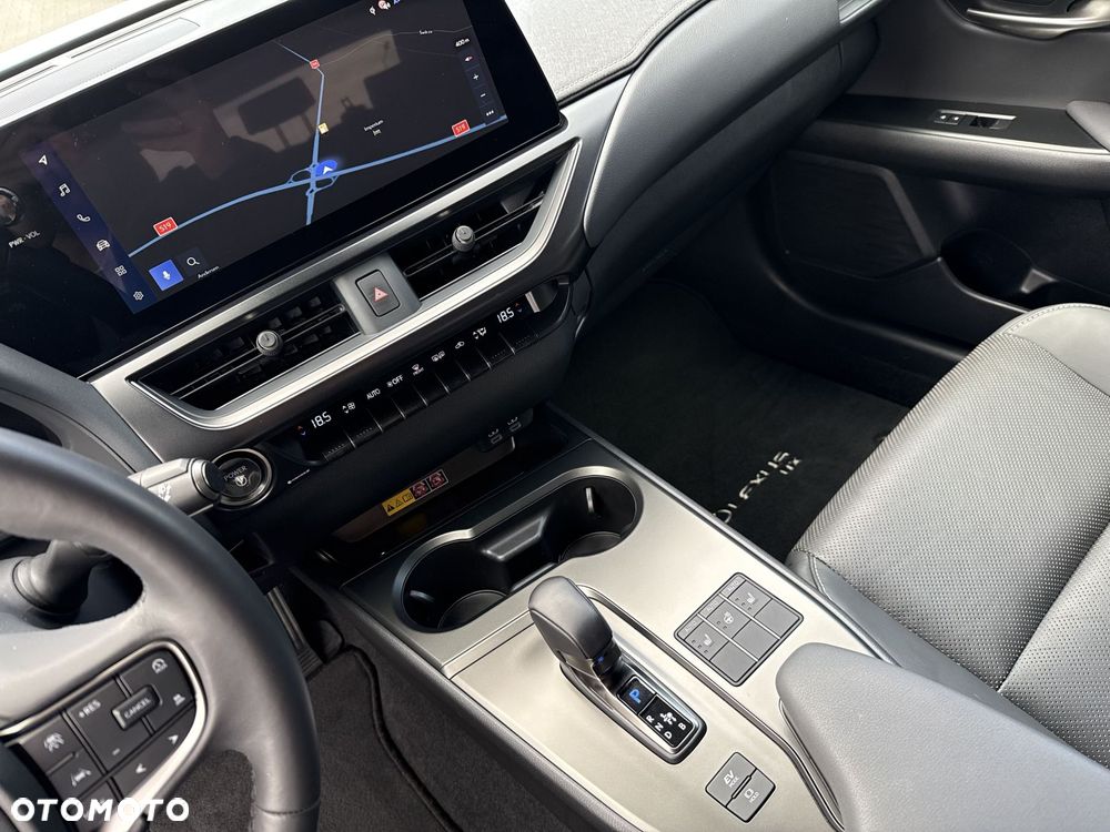 Lexus UX 300h Prestige - 24