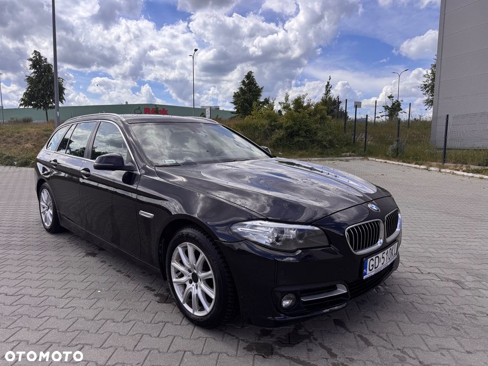 BMW Seria 5 525d xDrive Sport-Aut Luxury Line - 7