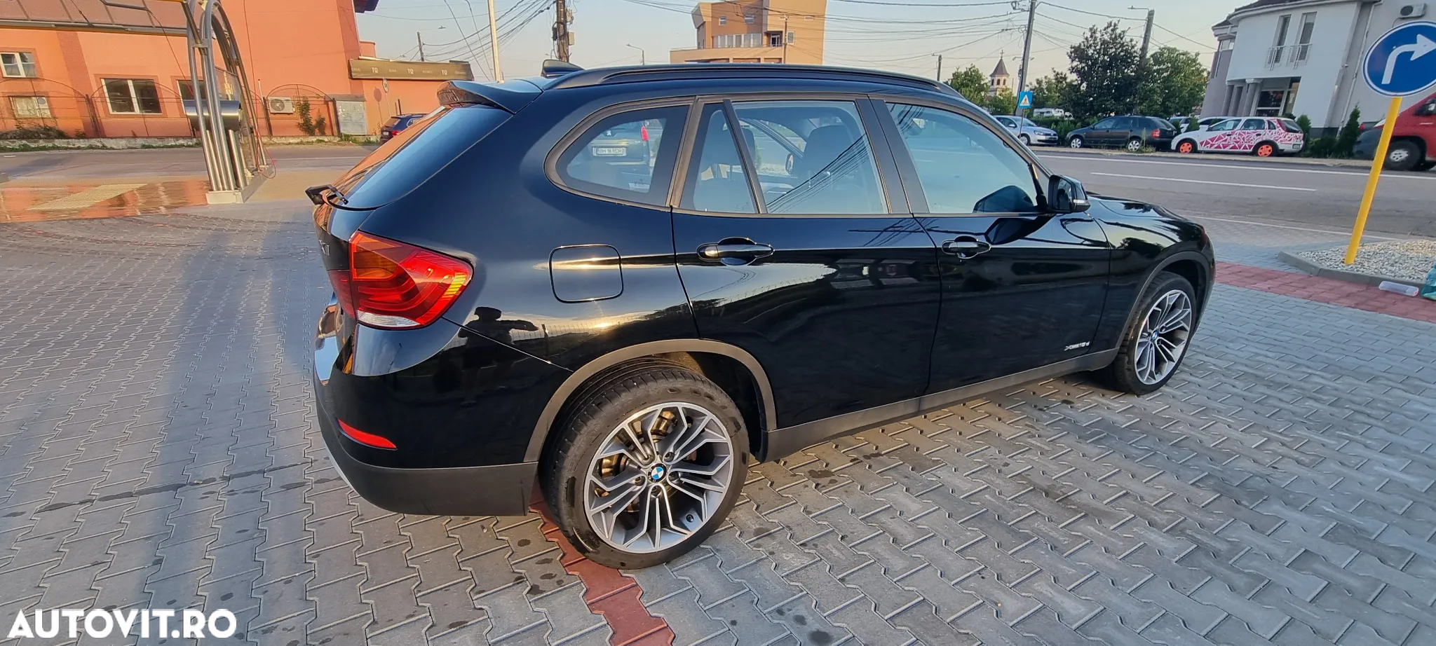 BMW X1 xDrive18d - 17