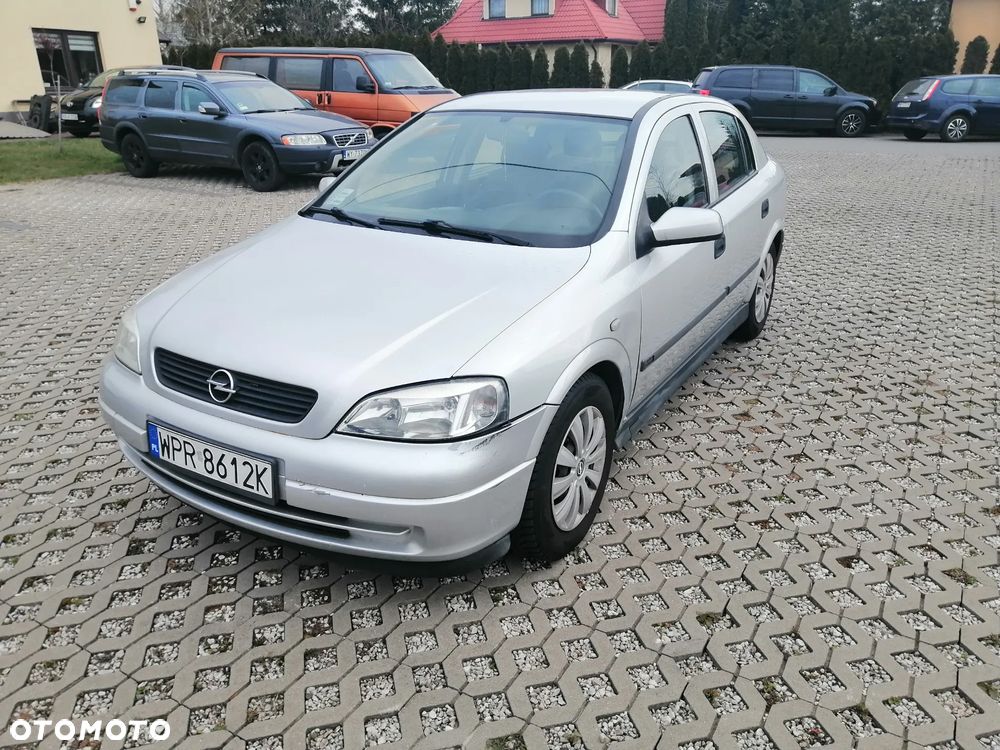 Opel Astra 1.2 Start - 1