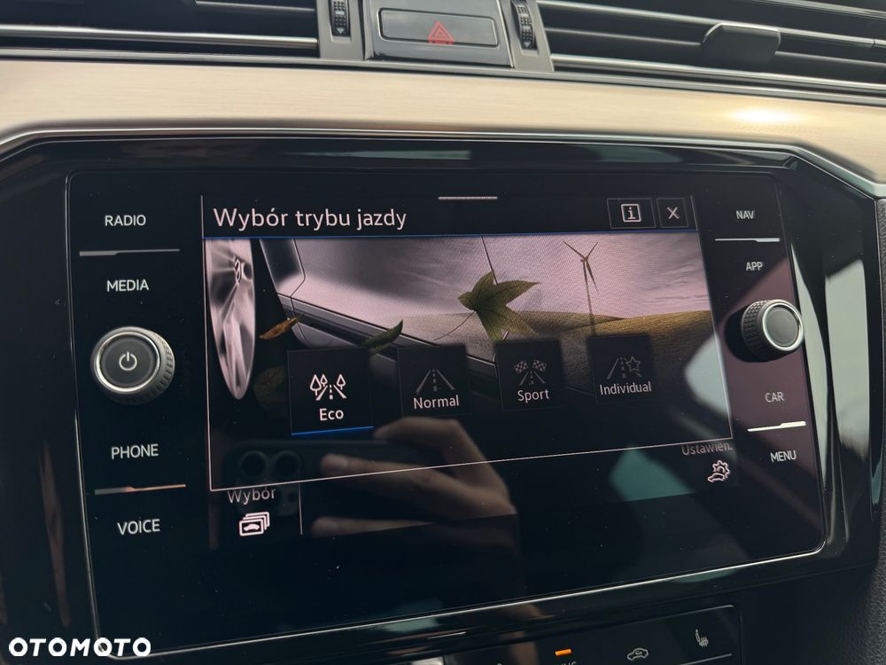 Volkswagen Passat 2.0 TDI Business DSG - 16