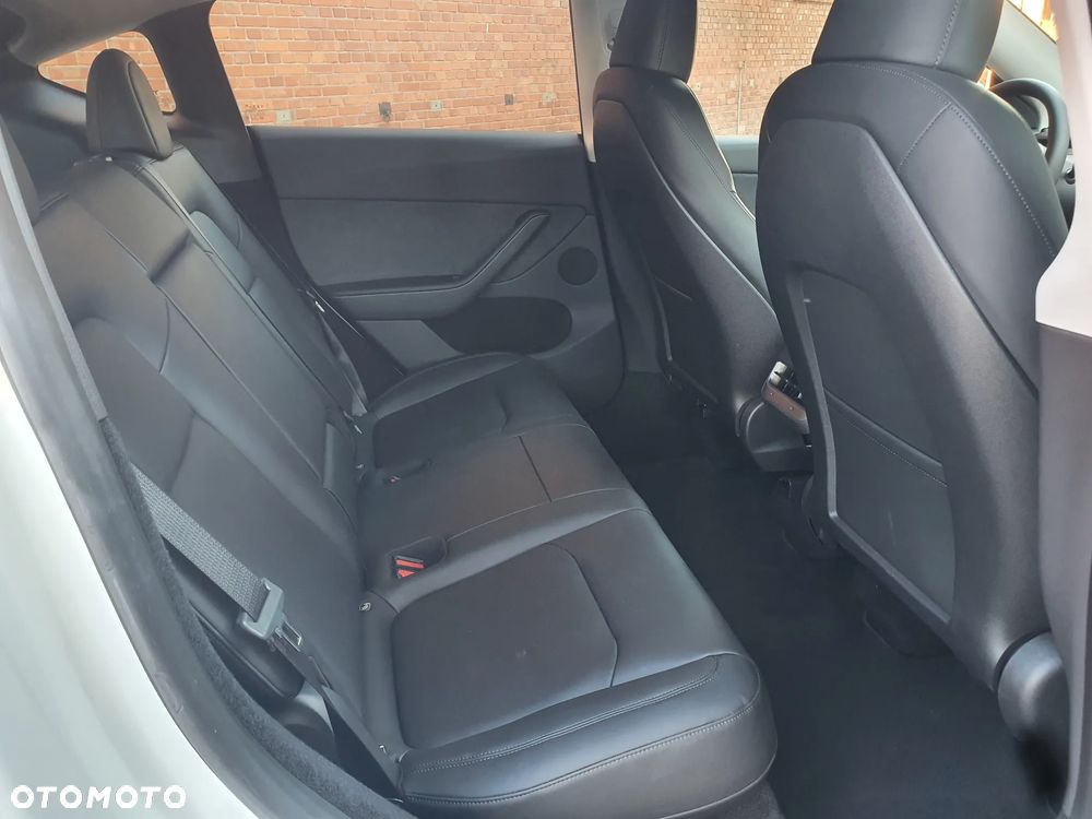 Tesla Y Long Range RWD - 12