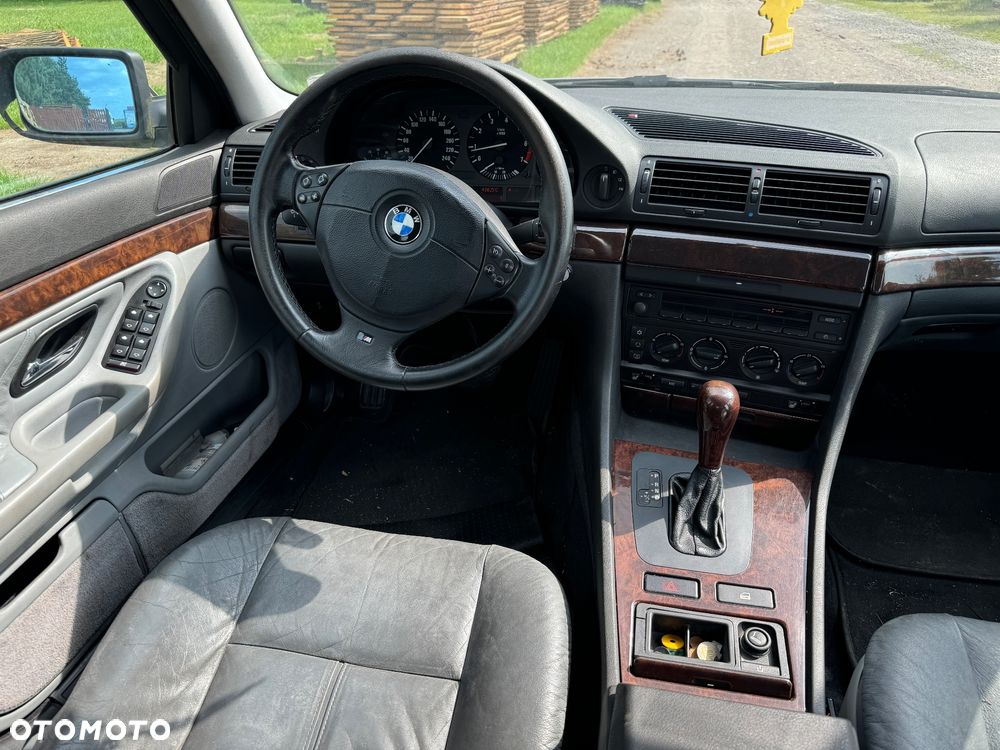 BMW Seria 7 728i L - 12