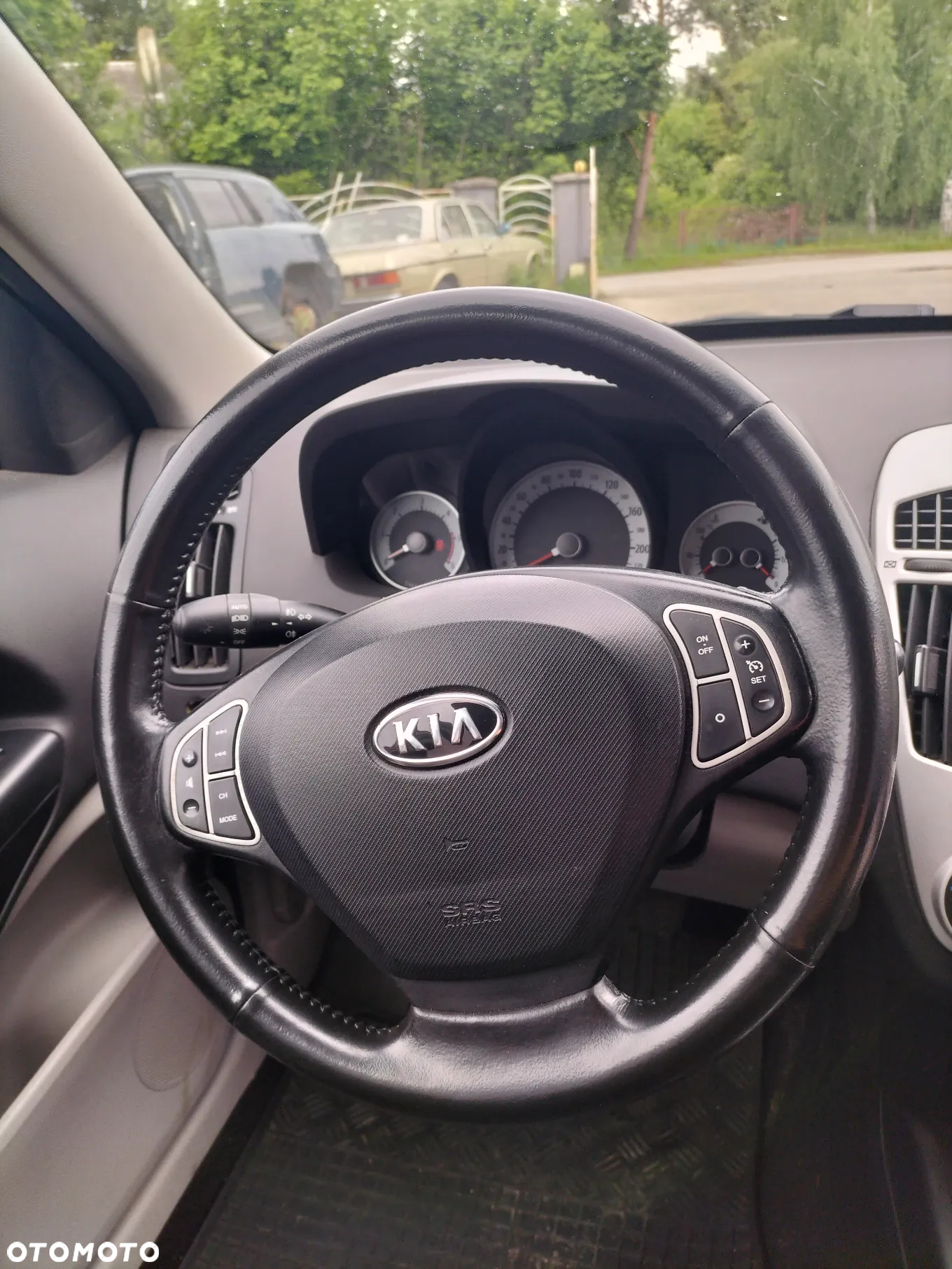ZDERZAK TYŁ Z CZUJNIKAMI PDC KIA CEED I KOMBI 2.0 CRDI 140 KM D4EA KOD LAK.8Q - 20