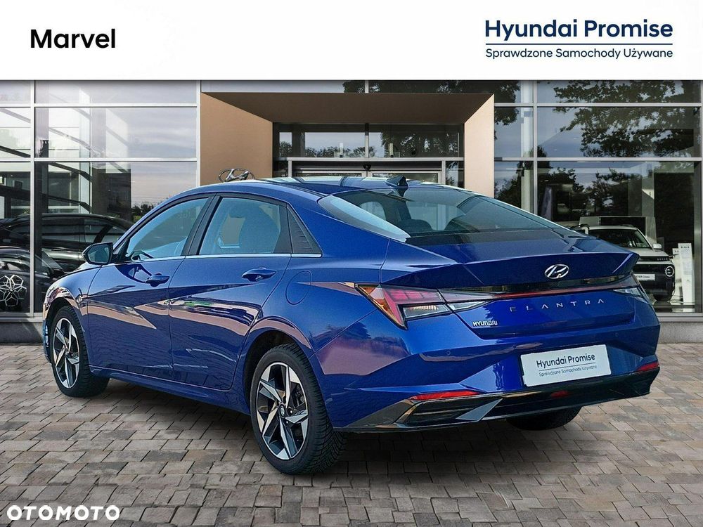 Hyundai Elantra - 3