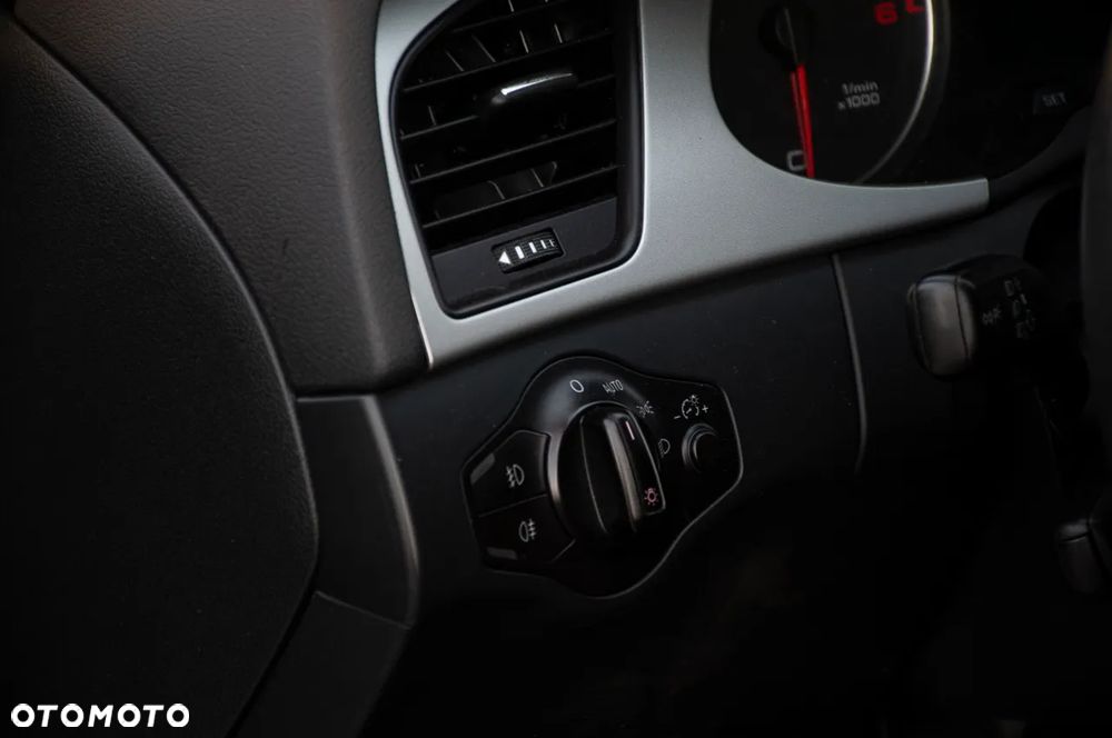 Audi A4 Avant 2.0 TDI DPF quattro Ambition - 38