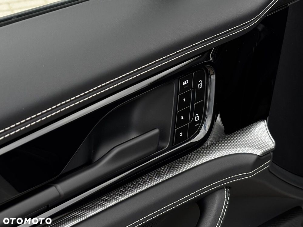 Porsche Panamera - 36
