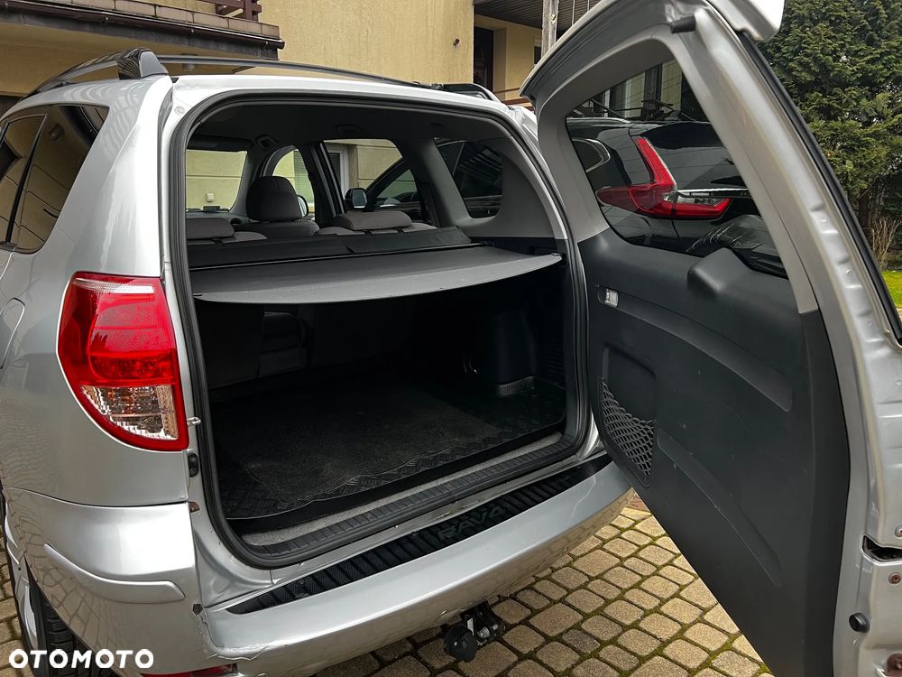 Toyota RAV4 - 6