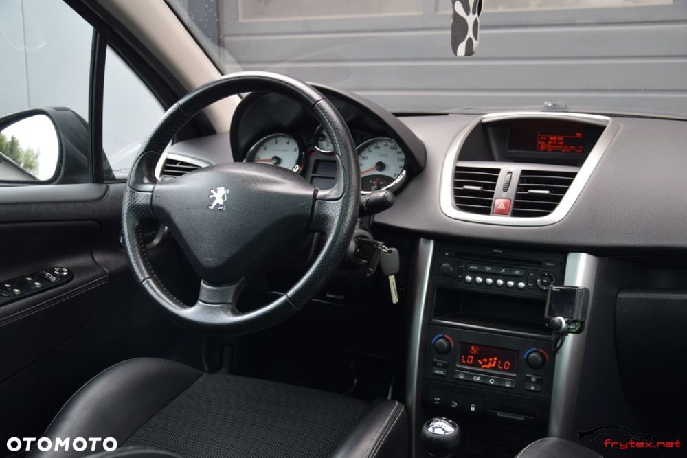 Peugeot 207 - 25