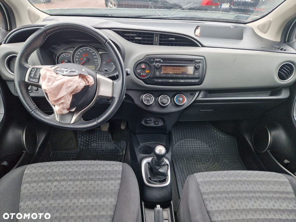 Toyota Yaris 1.0 Active EU6 - 12