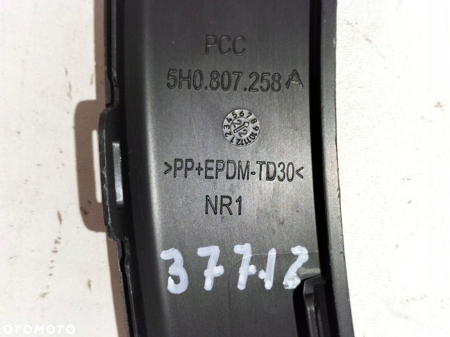 Nakładka listwa zderzaka przód prawa VW GOLF 8 VIII 20-24 ALLTRACK - 4