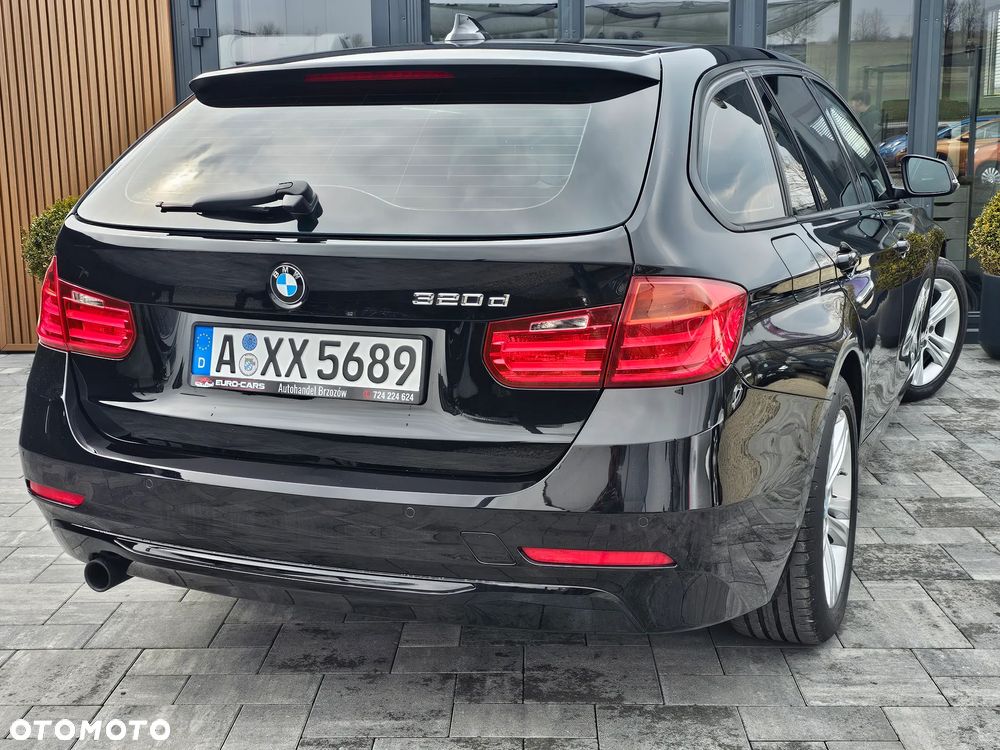 BMW Seria 3 320d DPF Edition Sport - 25