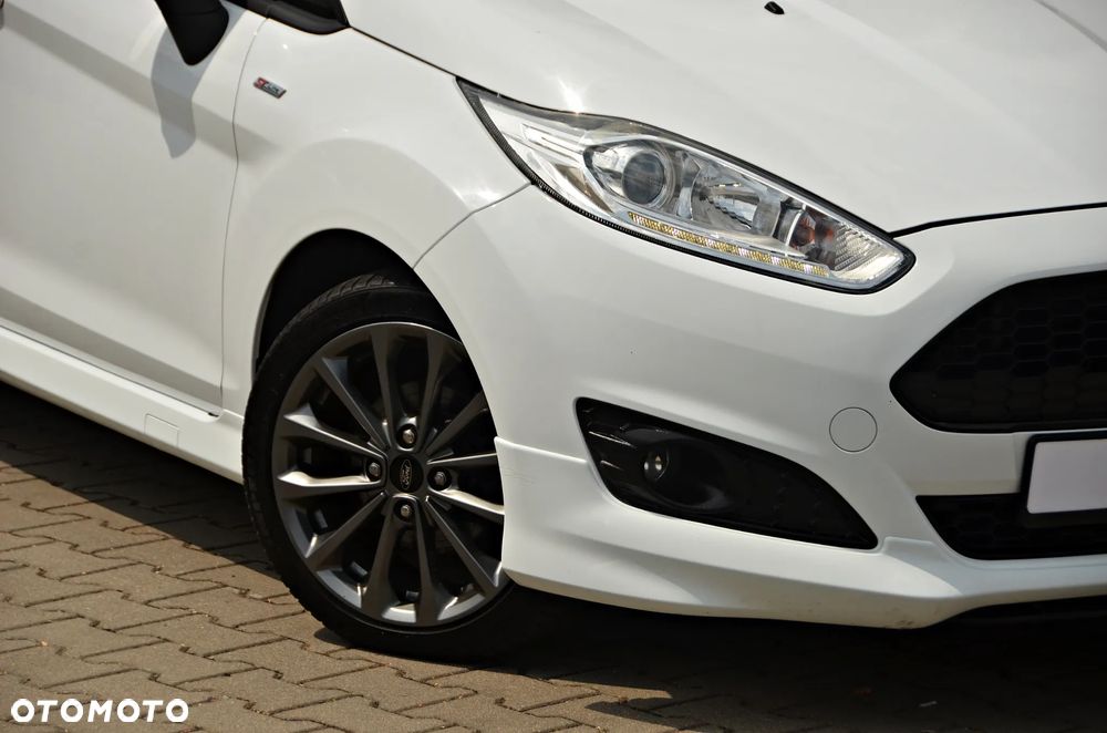Ford Fiesta 1.5 TDCi ST&St Titanium - 9
