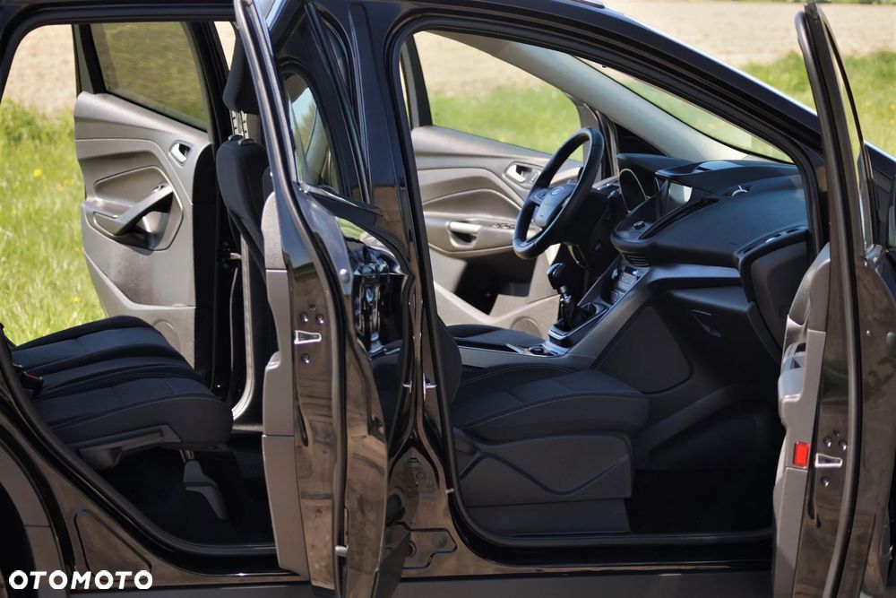 Ford Kuga - 28
