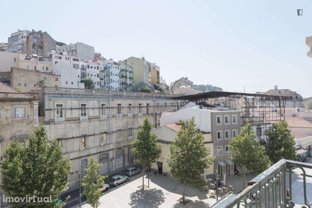 Quarto - localizado em Intendente Lisbon - Grande imagem: 4/21