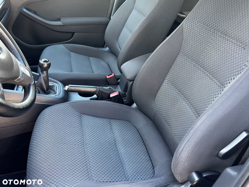 Volkswagen Jetta 1.6 TDI DPF Highline - 29