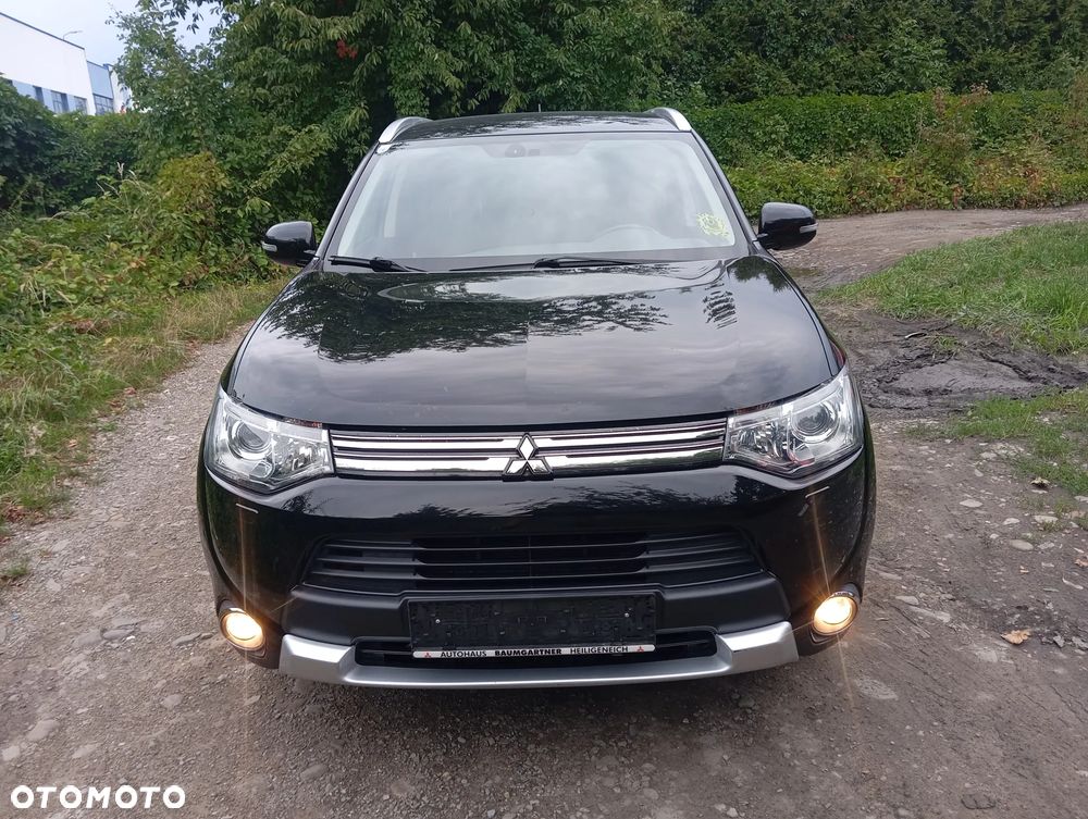 Mitsubishi Outlander Intense + - 2