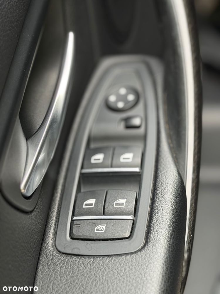 BMW Seria 3 320i - 18
