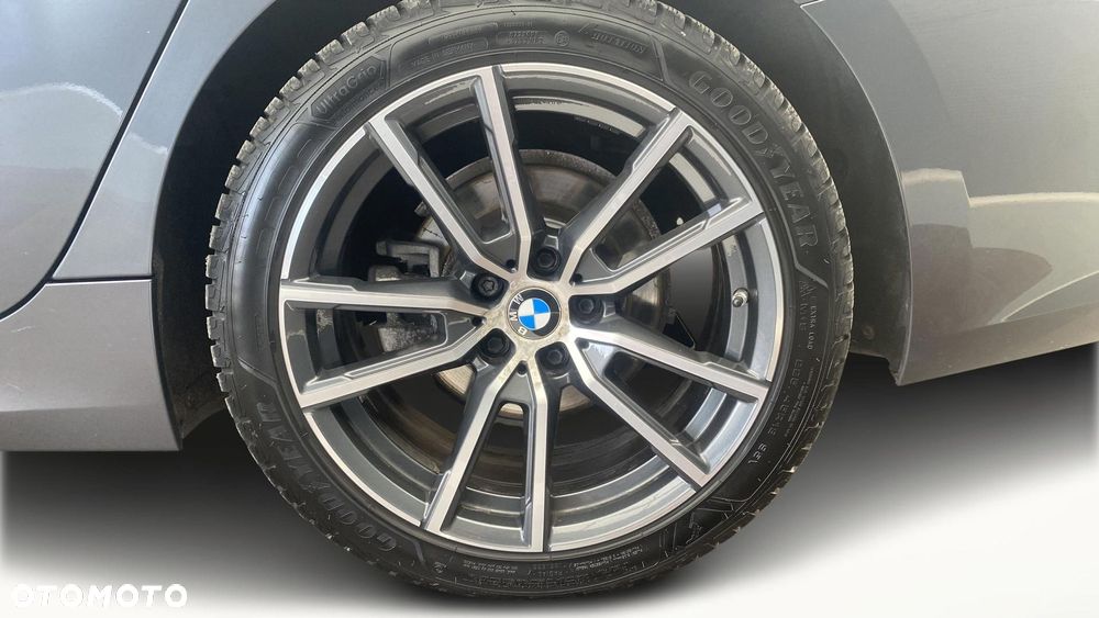 BMW Seria 3 318i - 14