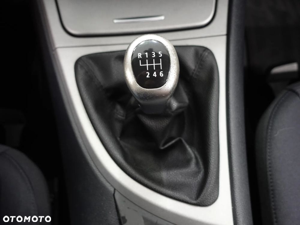 BMW Seria 1 118i - 30