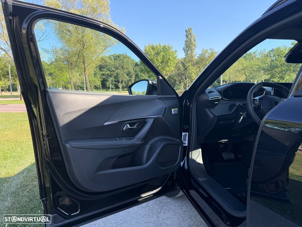 Peugeot e-2008 Allure - 16