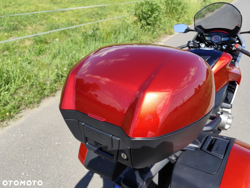 Honda VFR - 16