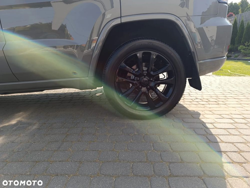 Jeep Grand Cherokee - 11