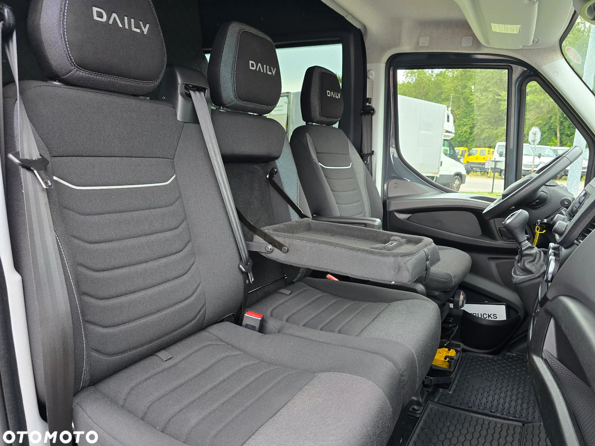 Iveco DAILY 35S18 BRYGADÓWKA - 18