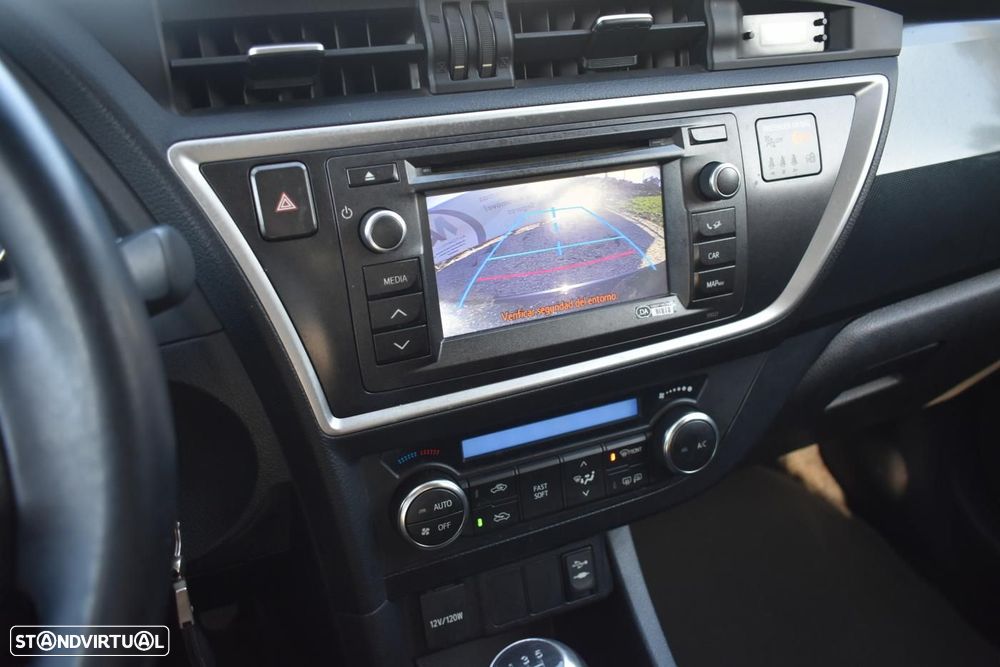 Toyota Auris 1.4 D-4D Comfort - 14