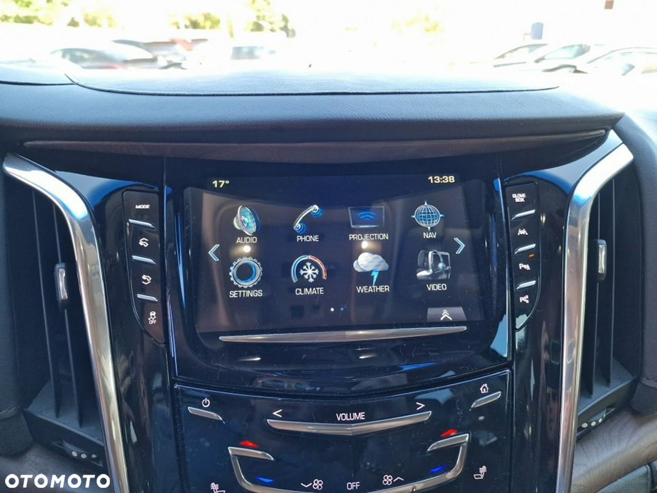 Cadillac Escalade - 20