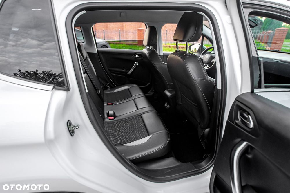 Peugeot 2008 1.6 VTi Style - 35
