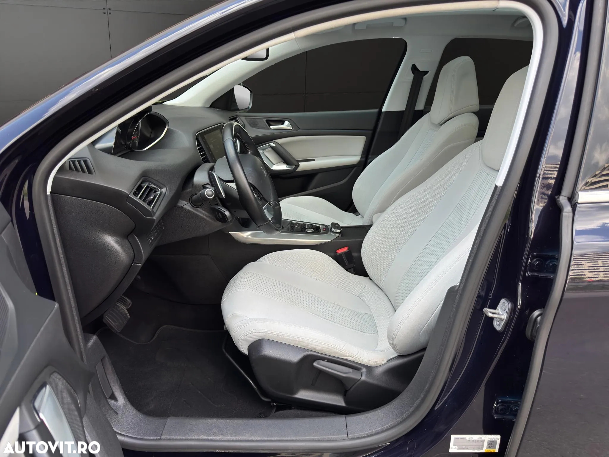 Peugeot 308 1.2 L PureTech Turbo Allure Aut. - 5