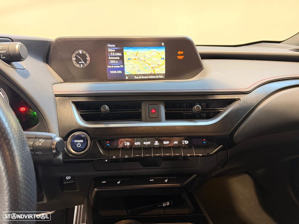 Lexus UX 250h F Sport - 25