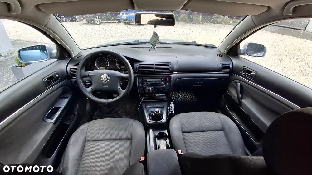 Volkswagen Passat 1.6 Comfortline - 21