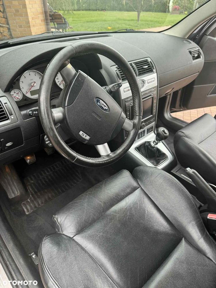 Ford Mondeo V6 ST 220 - 8