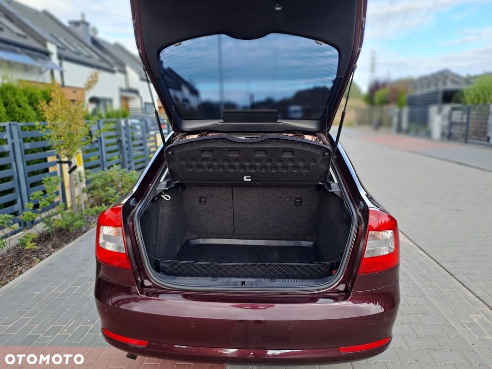 Skoda Octavia 1.6 Ambition - 15