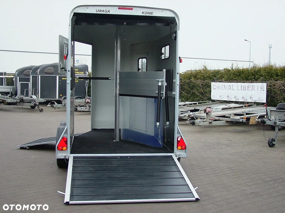 Debon Przyczepa Gold Touring do przewozu koni Aluminiowa Cheval Liberte Debon - 4