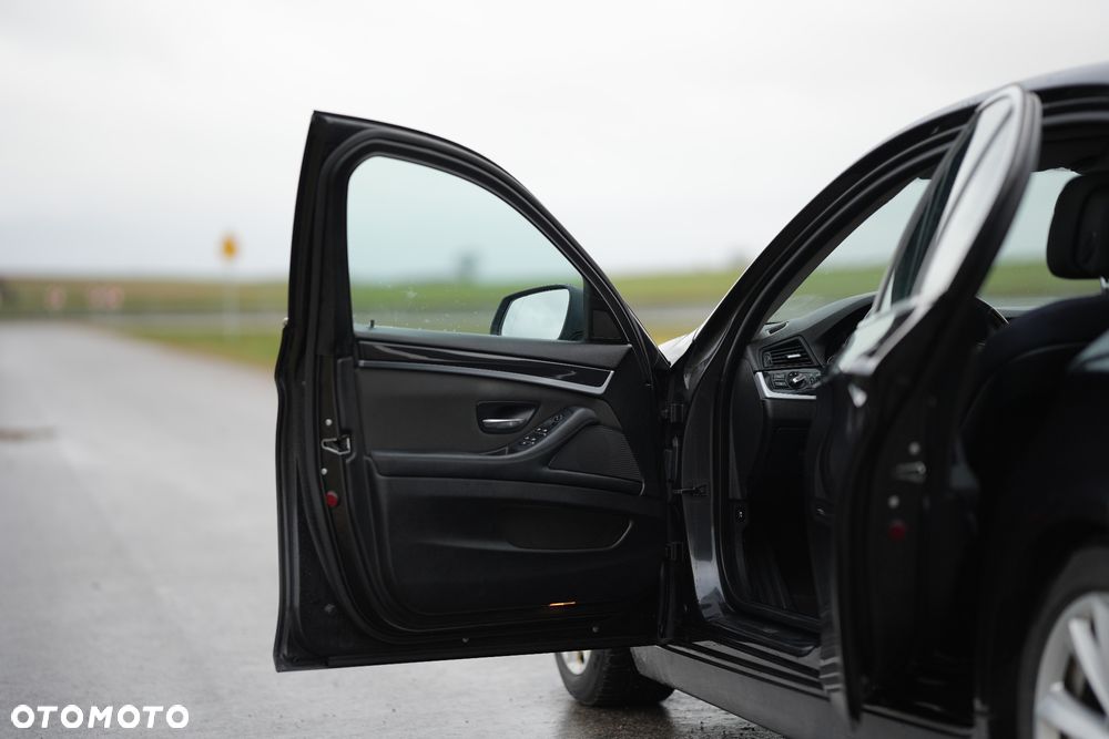 BMW Seria 5 520d Touring - 29