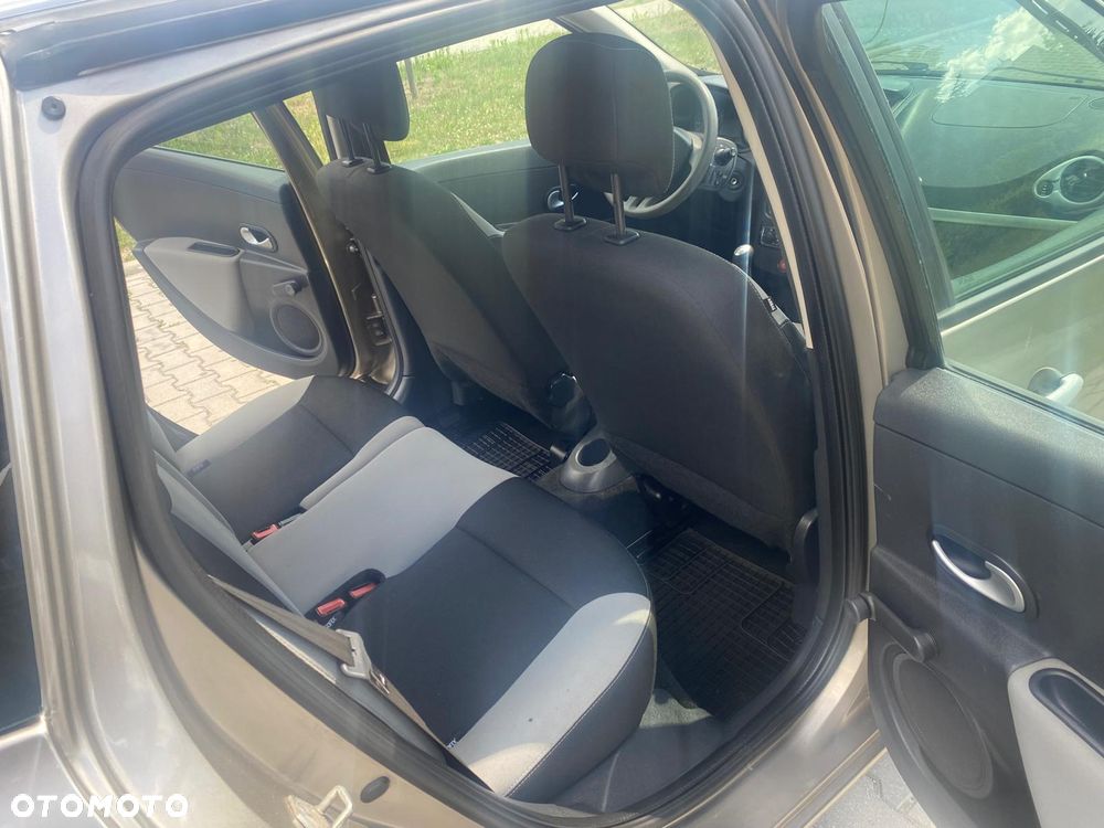 Renault Clio 1.2 16V Wind - 14