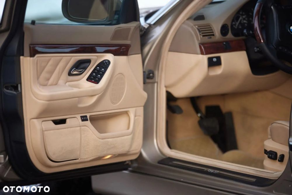 BMW Seria 7 - 29