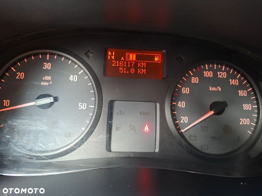 Opel Vivaro - 24