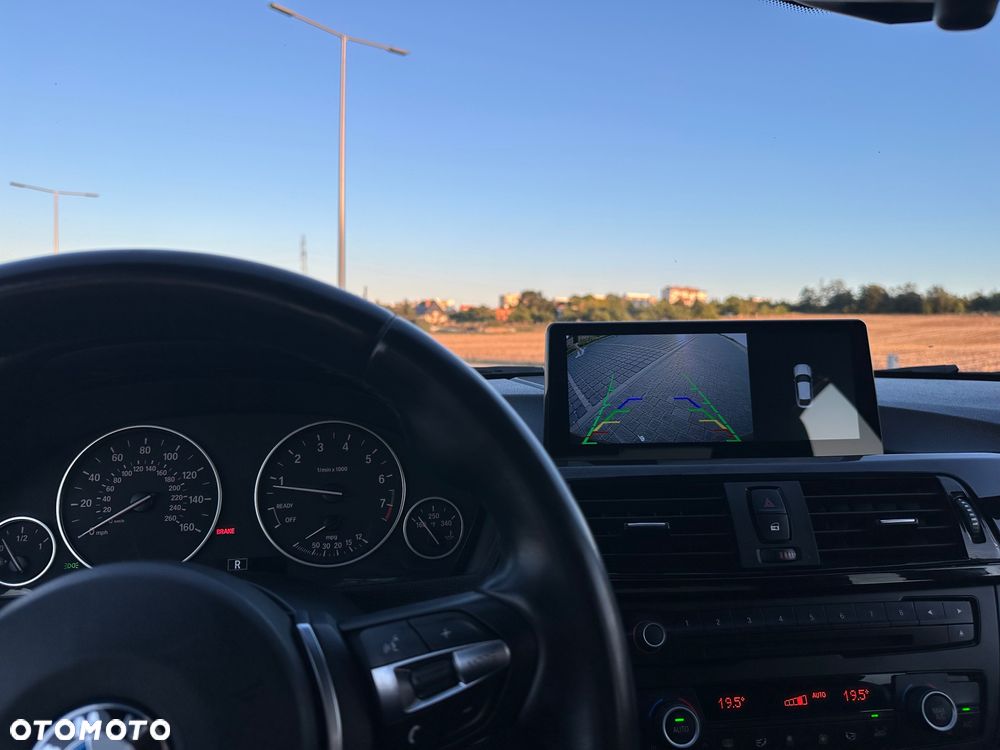 BMW Seria 3 320i - 21