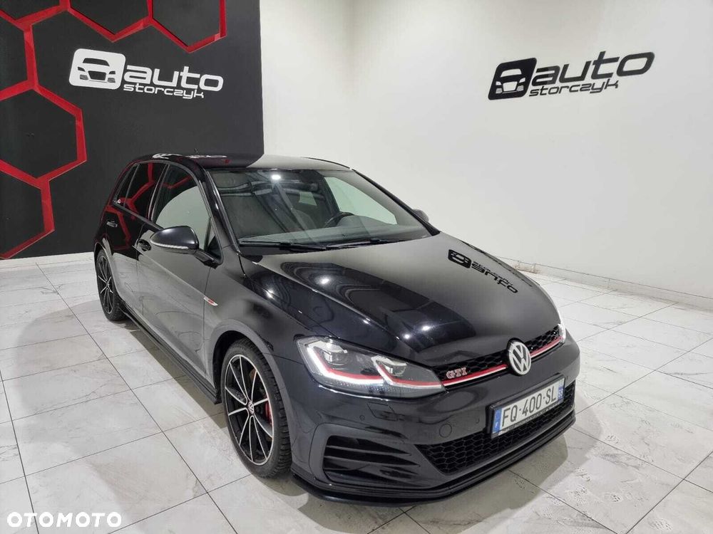 Volkswagen Golf - 6
