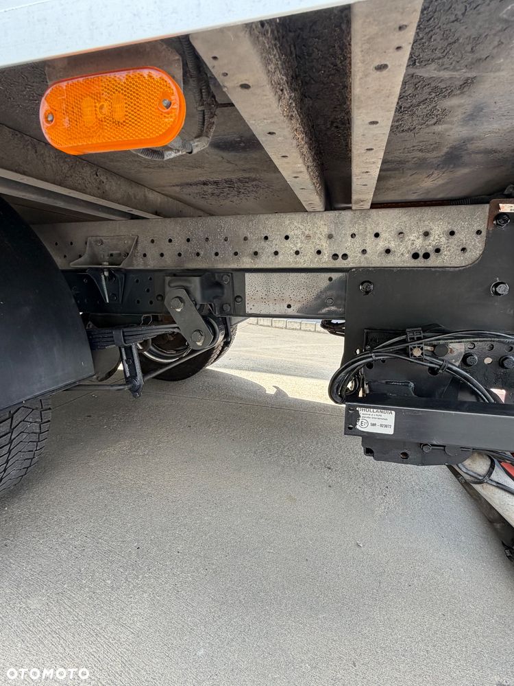 Iveco Daily 35C15 3.0 Kontener 8 Palet z windą - 17