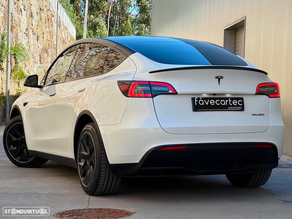 Tesla Model Y Long Range Dual Motor AWD - 10