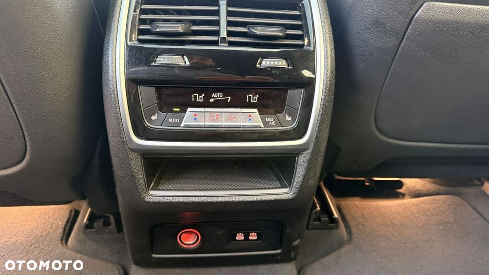 BMW X7 - 26