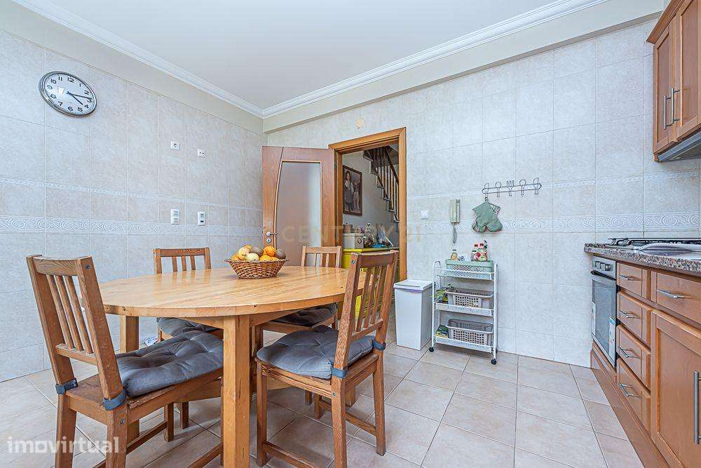 Vende-se Moradia T3 + 1 Quinta do Conde - Grande imagem: 2/35